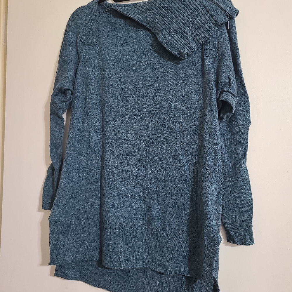 Seraphine maternity/nursing turtleneck